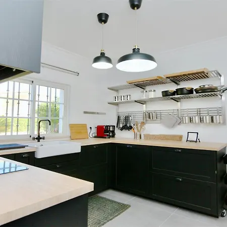 Villa Modern 3 Bedroom With Private Pool & Roof Terrace - Vilamoura *